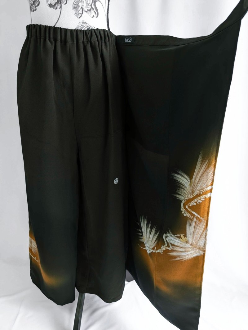 画像26: 【墨黒×松葉白金】黒留袖ワイドラップパンツ (26)