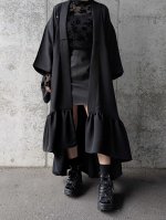 画像2: 【尻合せ三つ洲浜紋】黒紋付フリルガウン (2)