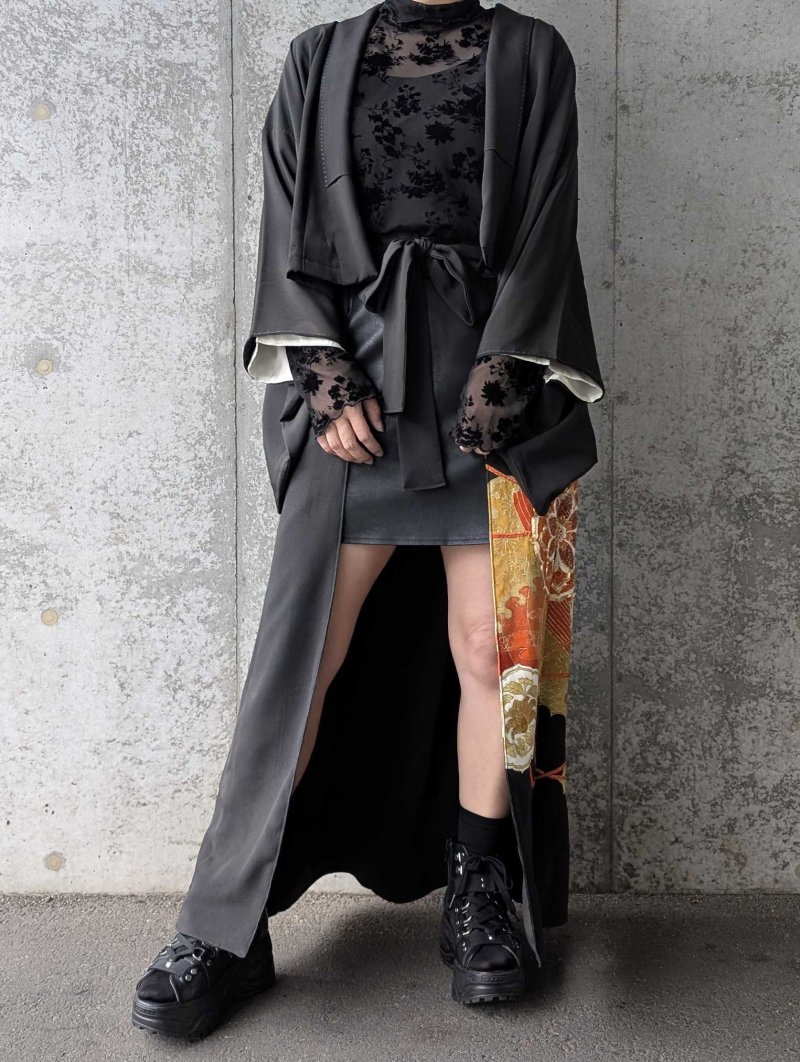 画像1: 【牡丹×丸に剣片食紋】黒留袖オーバースカートセットアップ - Directed Waist - (1)