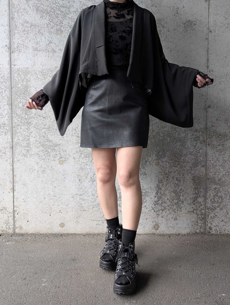 画像9: 【牡丹×丸に剣片食紋】黒留袖オーバースカートセットアップ - Directed Waist - (9)