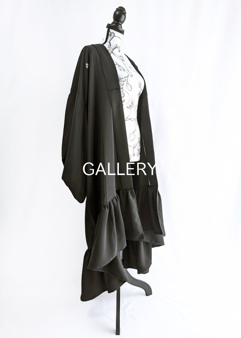 画像22: 【尻合せ三つ洲浜紋】黒紋付フリルガウン (22)