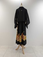 画像19: 【牡丹×丸に剣片食紋】黒留袖オーバースカートセットアップ - Directed Waist - (19)