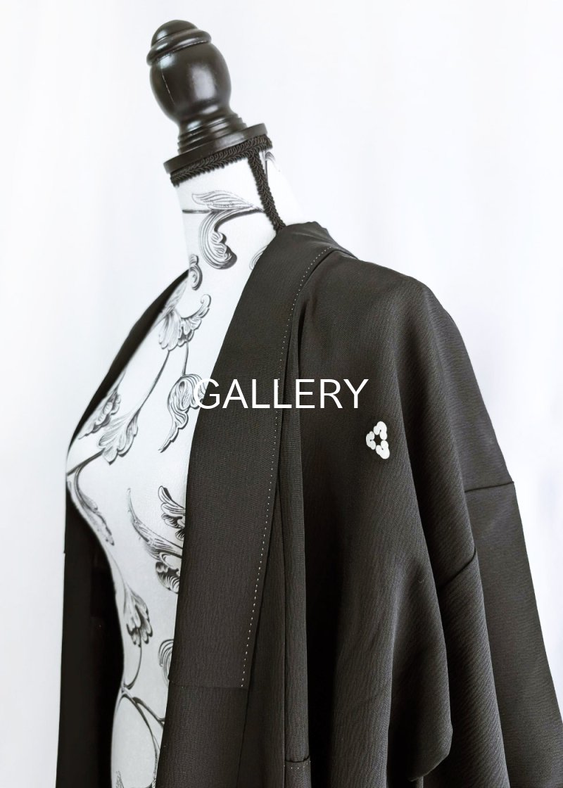 画像14: 【尻合せ三つ洲浜紋】黒紋付フリルガウン (14)