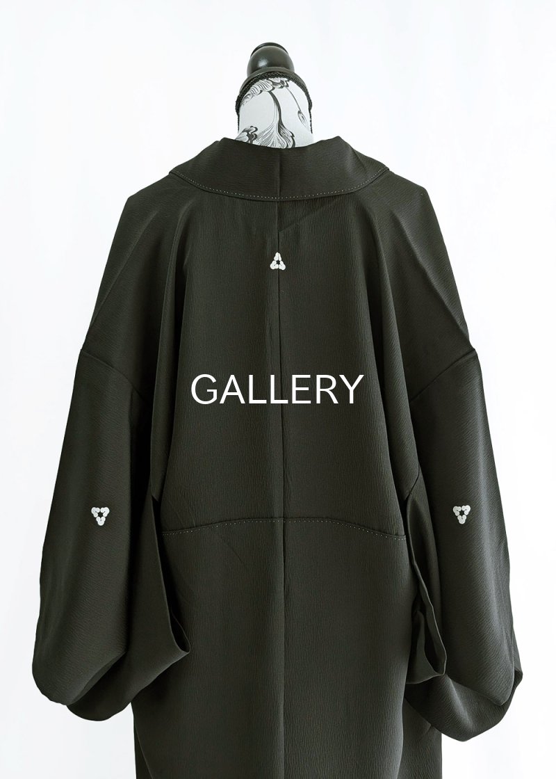 画像19: 【尻合せ三つ洲浜紋】黒紋付フリルガウン (19)