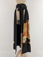 画像35: 【牡丹×丸に剣片食紋】黒留袖オーバースカートセットアップ - Directed Waist - (35)