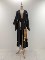 画像12: 【牡丹×丸に剣片食紋】黒留袖オーバースカートセットアップ - Directed Waist - (12)