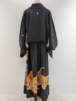 画像20: 【牡丹×丸に剣片食紋】黒留袖オーバースカートセットアップ - Directed Waist - (20)