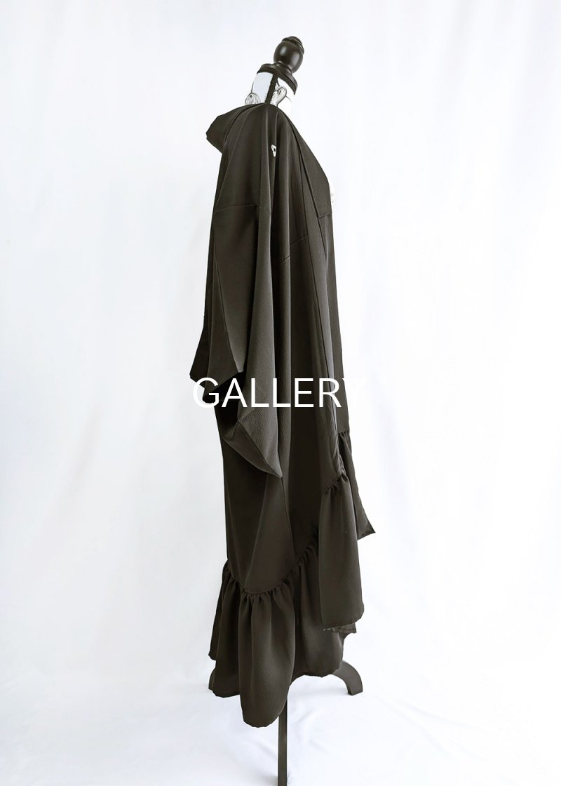 画像21: 【尻合せ三つ洲浜紋】黒紋付フリルガウン (21)