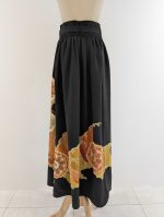 画像31: 【牡丹×丸に剣片食紋】黒留袖オーバースカートセットアップ - Directed Waist - (31)