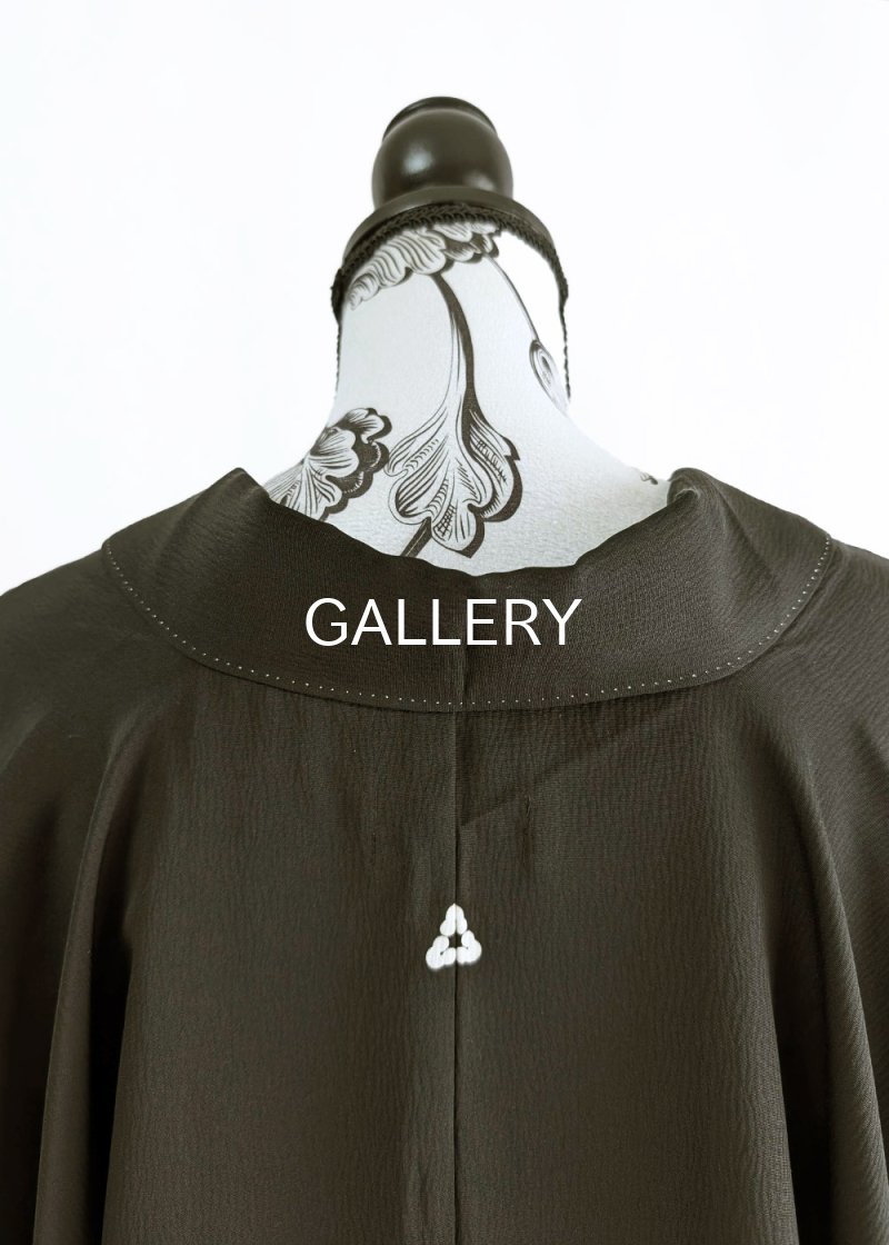 画像20: 【尻合せ三つ洲浜紋】黒紋付フリルガウン (20)