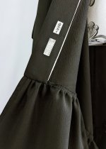 画像23: 【尻合せ三つ洲浜紋】黒紋付フリルガウン (23)