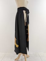画像34: 【牡丹×丸に剣片食紋】黒留袖オーバースカートセットアップ - Directed Waist - (34)