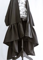 画像24: 【尻合せ三つ洲浜紋】黒紋付フリルガウン (24)