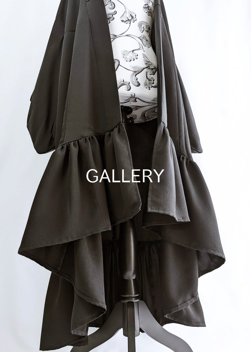 画像24: 【尻合せ三つ洲浜紋】黒紋付フリルガウン (24)