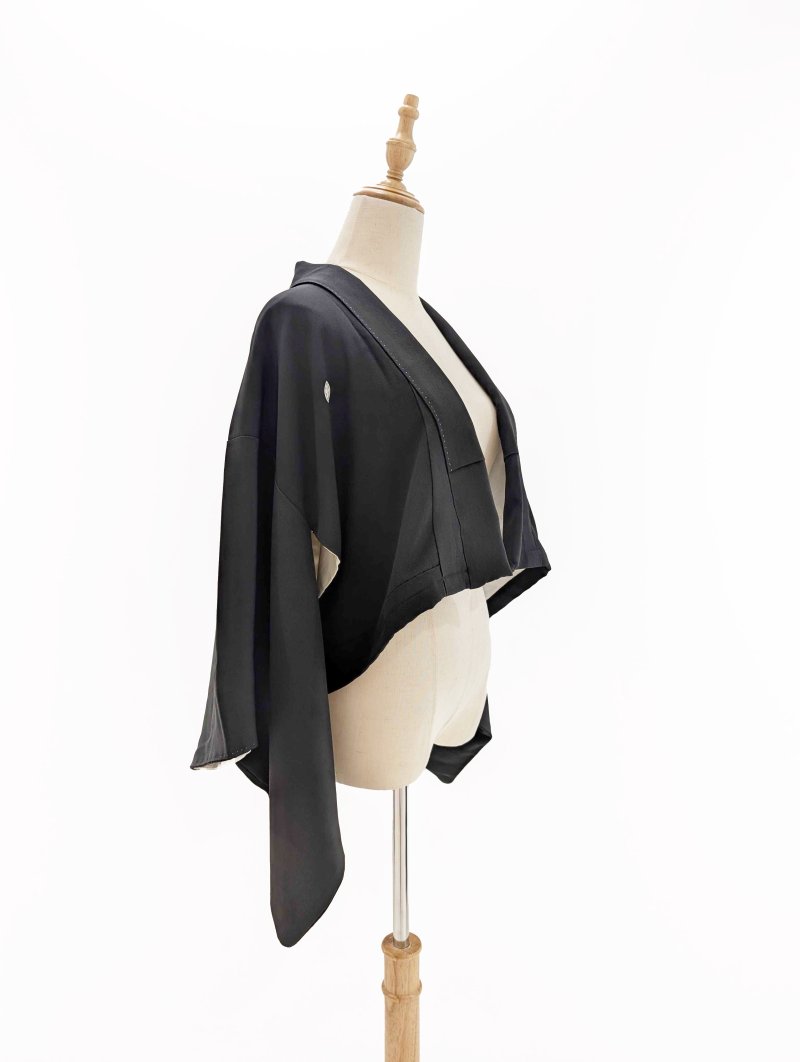 画像50: 【牡丹×丸に剣片食紋】黒留袖オーバースカートセットアップ - Directed Waist - (50)