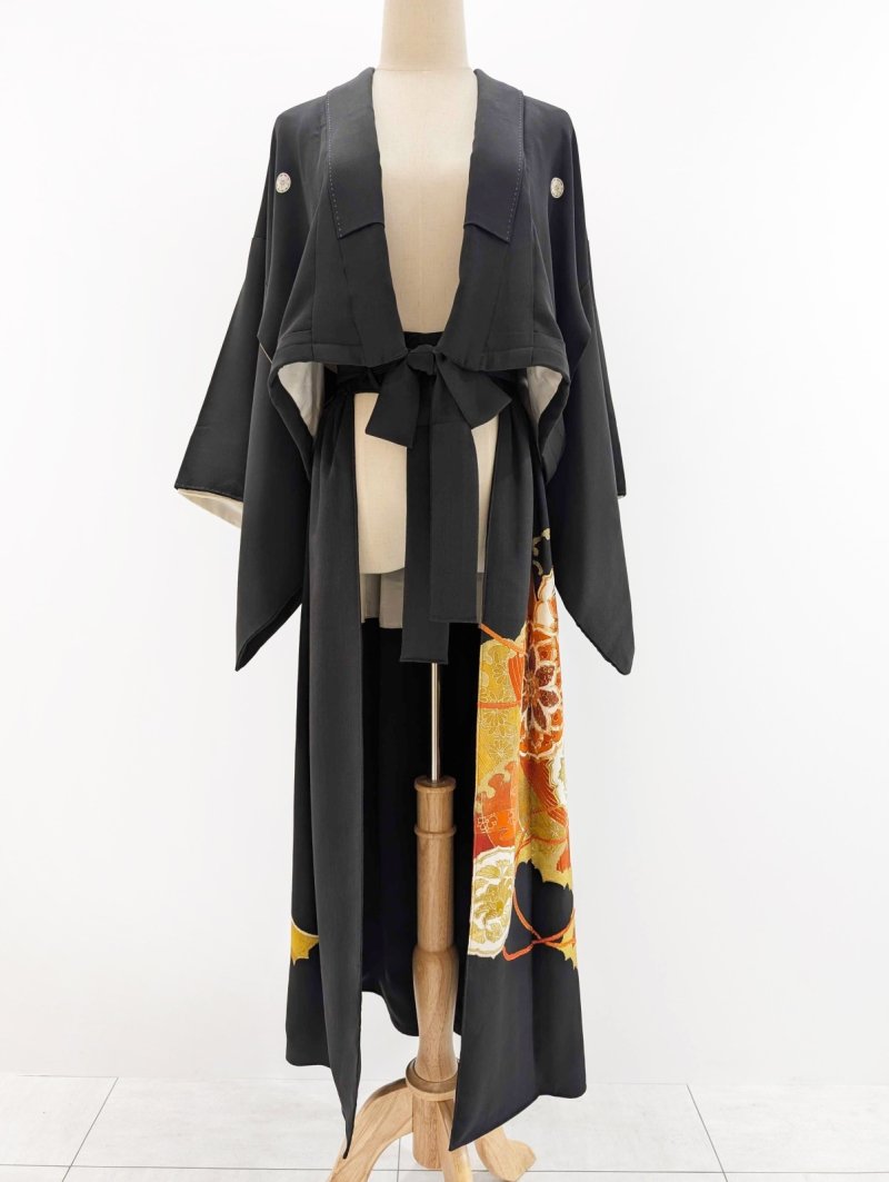 画像13: 【牡丹×丸に剣片食紋】黒留袖オーバースカートセットアップ - Directed Waist - (13)