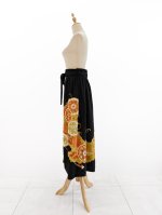画像31: 【牡丹×丸に剣片食紋】黒留袖オーバースカートセットアップ - Directed Waist - (31)