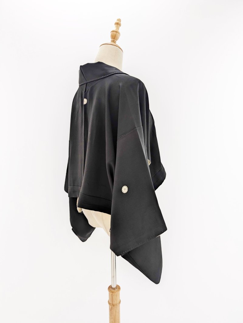 画像49: 【牡丹×丸に剣片食紋】黒留袖オーバースカートセットアップ - Directed Waist - (49)