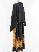 画像24: 【牡丹×丸に剣片食紋】黒留袖オーバースカートセットアップ - Directed Waist - (24)
