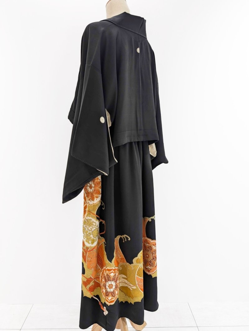 画像24: 【牡丹×丸に剣片食紋】黒留袖オーバースカートセットアップ - Directed Waist - (24)