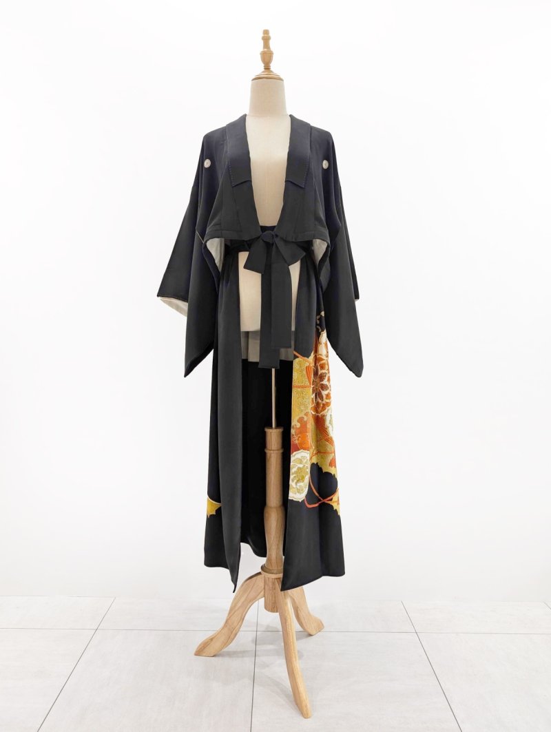 画像12: 【牡丹×丸に剣片食紋】黒留袖オーバースカートセットアップ - Directed Waist - (12)