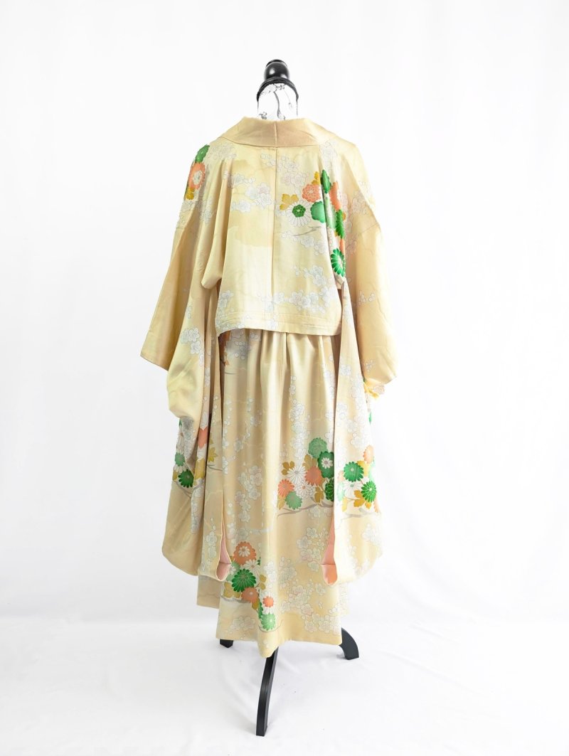 画像27: 【淡黄地紋×金駒菊×四季草花】振袖オーバースカート&リボンジャケット (27)