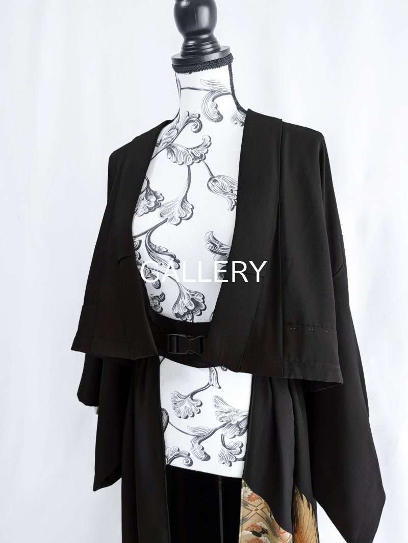 画像7: 【金箔飛鶴×丸に岩の角字紋】落款付き黒留袖オーバースカートセットアップ (7)