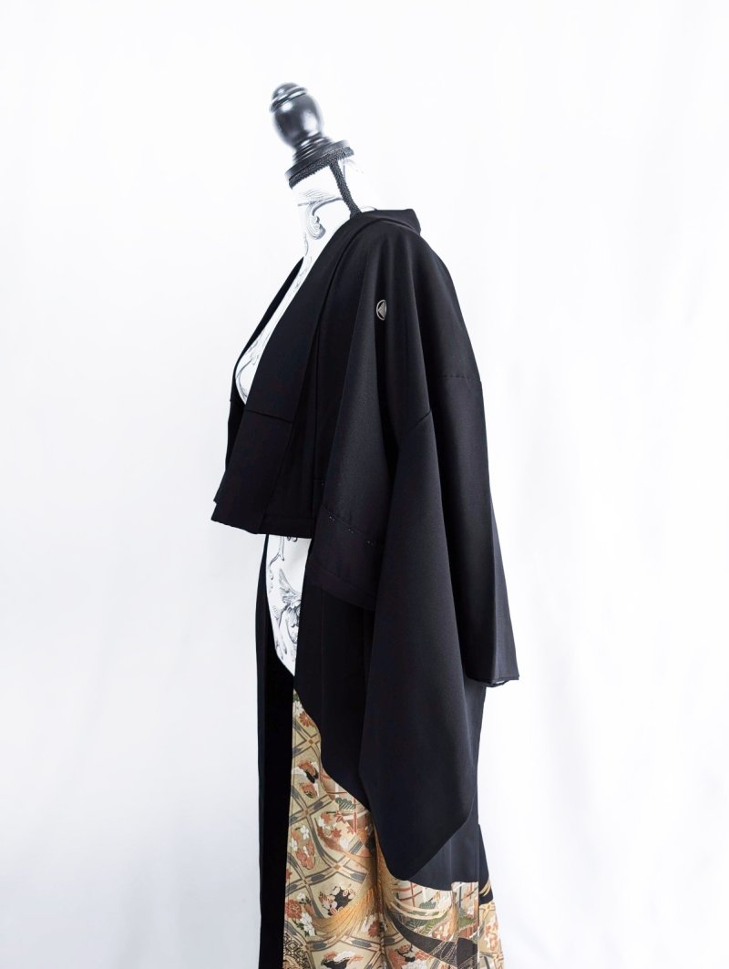 画像11: 【金箔飛鶴×丸に岩の角字紋】落款付き黒留袖オーバースカートセットアップ (11)