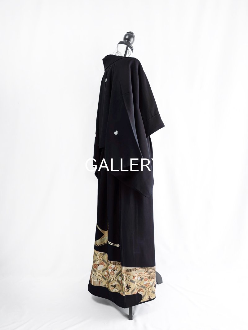 画像14: 【金箔飛鶴×丸に岩の角字紋】落款付き黒留袖オーバースカートセットアップ (14)