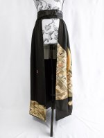 画像17: 【金箔飛鶴×丸に岩の角字紋】落款付き黒留袖オーバースカートセットアップ (17)