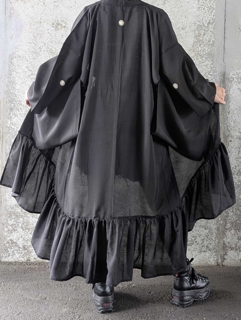 画像5: 【丸に立ち沢瀉紋】黒紋付シースルーフリルガウン (5)