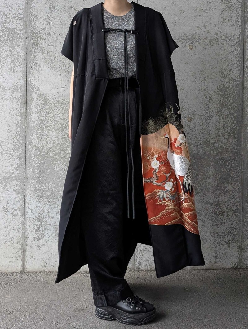 画像7: 【梅×刺繍立ち鶴】黒留袖ガウン＆アームカバー (7)