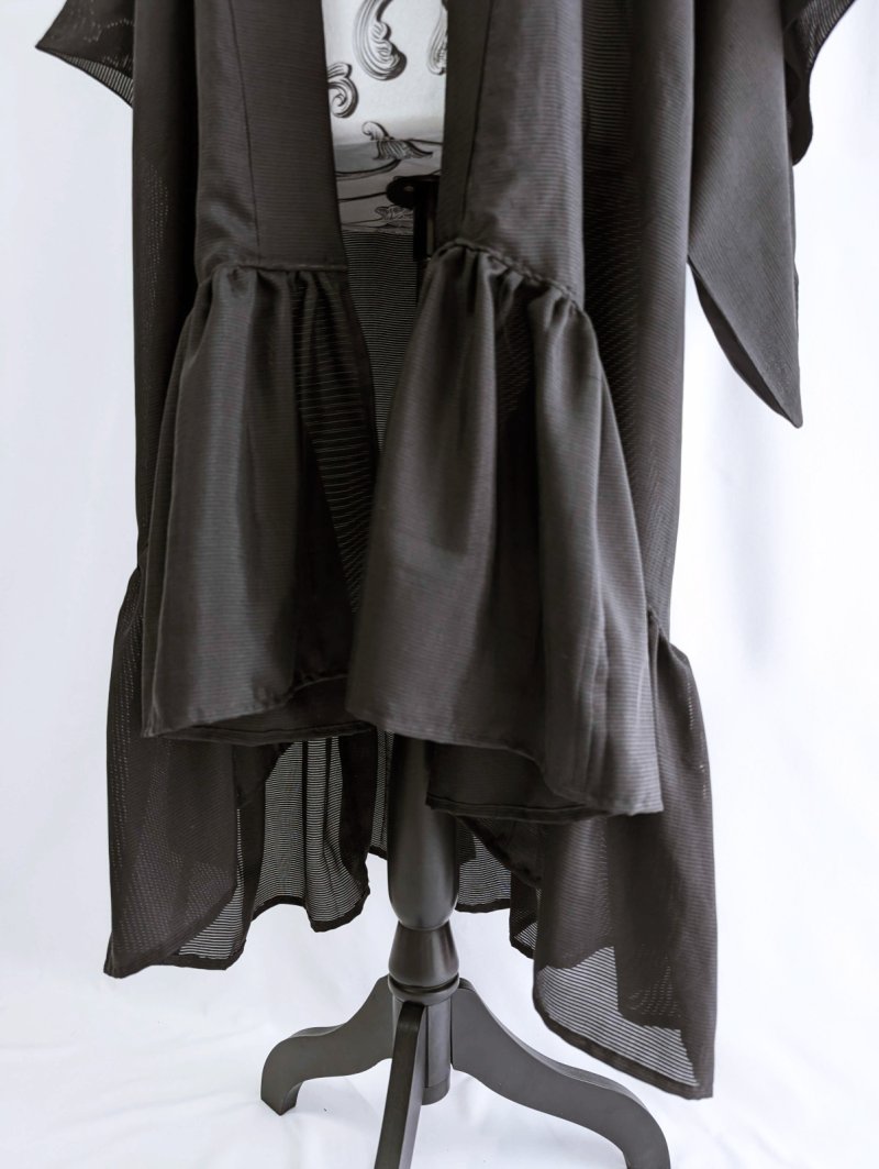 画像17: 【丸に立ち沢瀉紋】黒紋付シースルーフリルガウン (17)