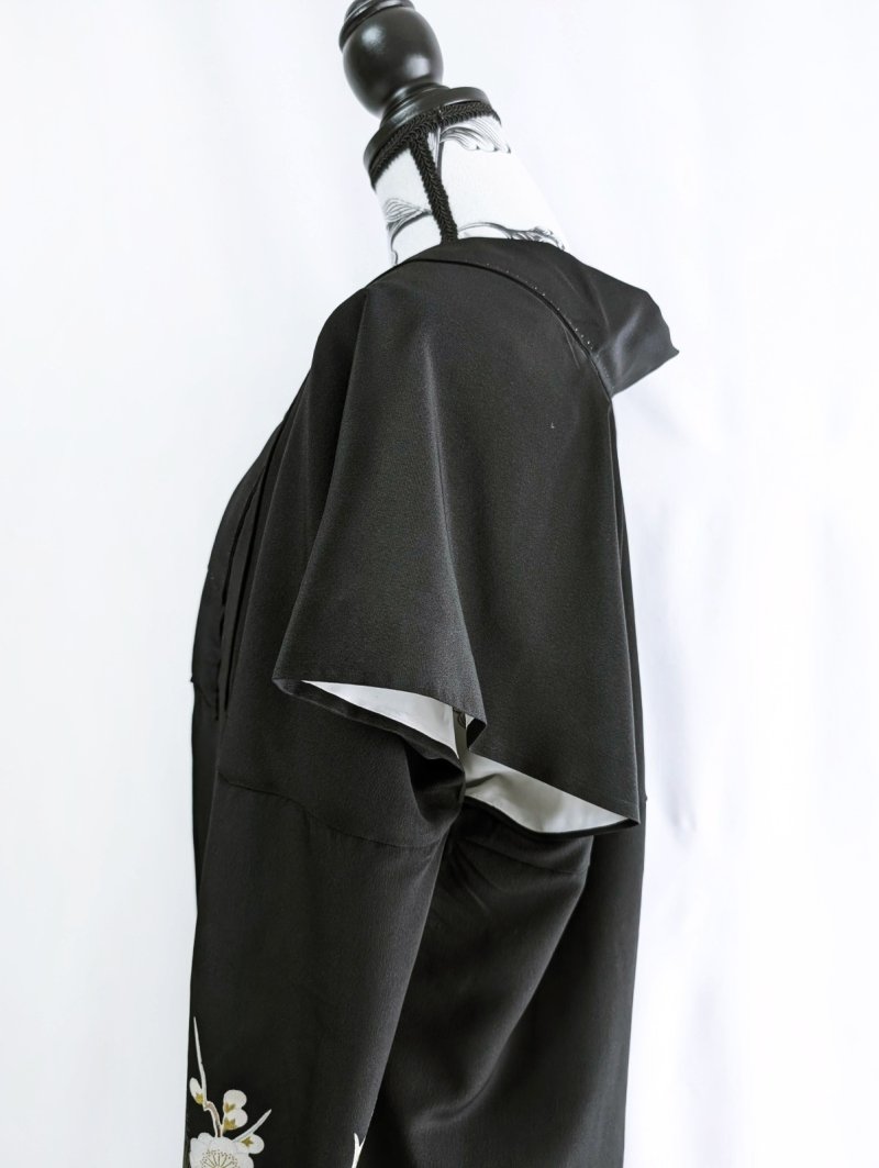 画像15: 【梅×刺繍立ち鶴】黒留袖ガウン＆アームカバー (15)