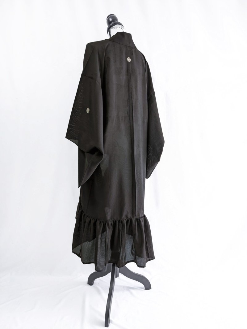 画像10: 【丸に立ち沢瀉紋】黒紋付シースルーフリルガウン (10)