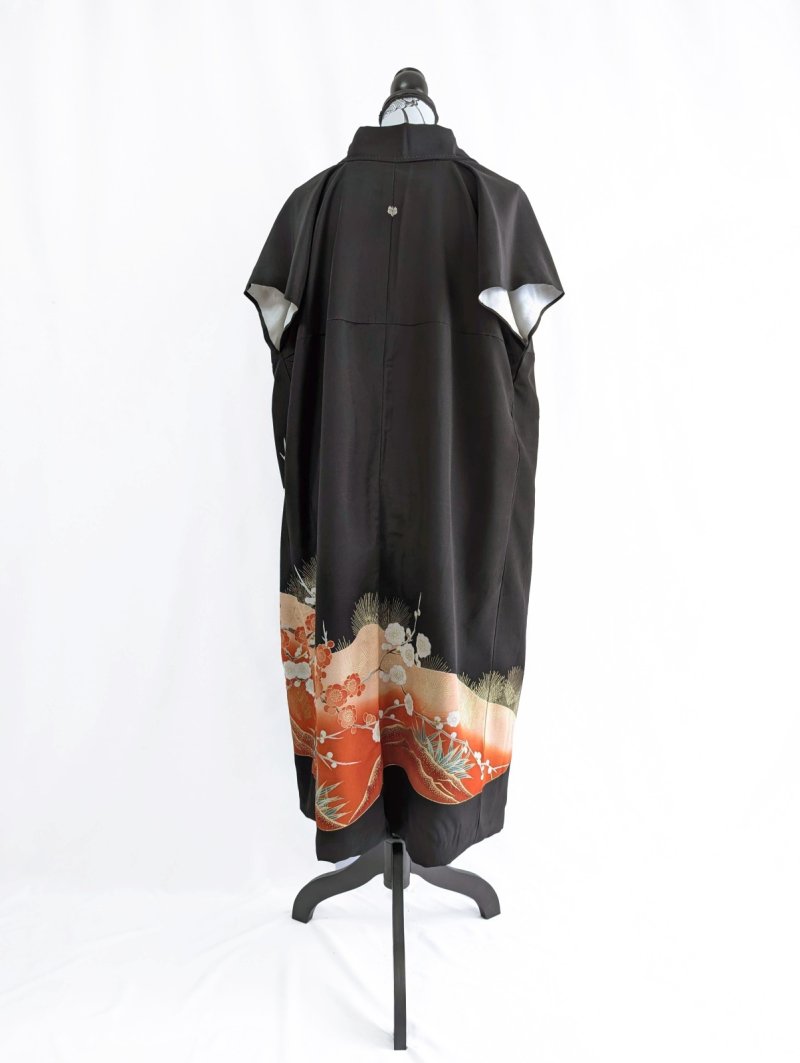 画像16: 【梅×刺繍立ち鶴】黒留袖ガウン＆アームカバー (16)