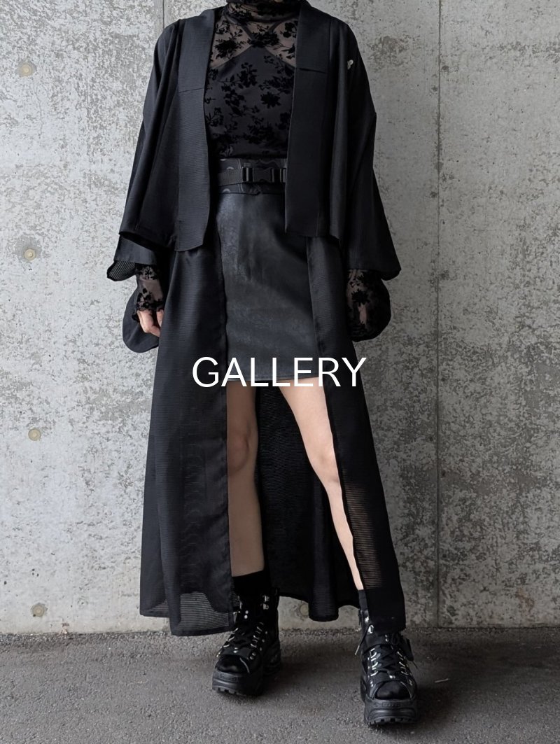 画像2: 【三つ柏】黒紋付シースルーオーバースカートセットアップ (2)