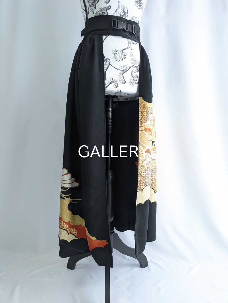 画像16: 【雲取り×金駒笠松に四季草花】黒留袖オーバースカート (16)