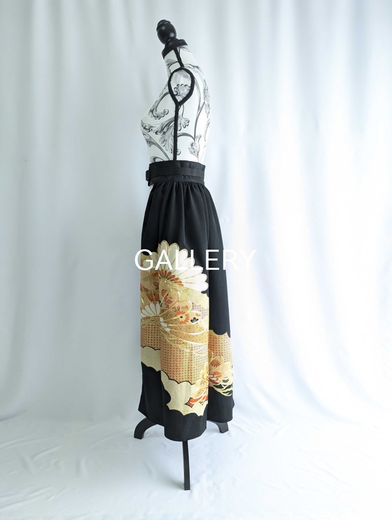 画像10: 【雲取り×金駒笠松に四季草花】黒留袖オーバースカート (10)