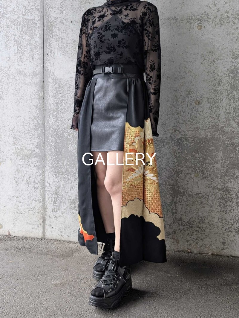 画像2: 【雲取り×金駒笠松に四季草花】黒留袖オーバースカート (2)