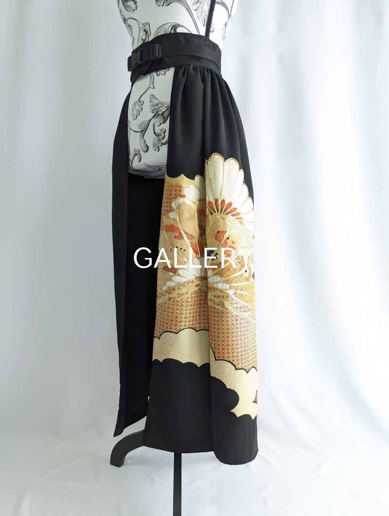 画像8: 【雲取り×金駒笠松に四季草花】黒留袖オーバースカート (8)