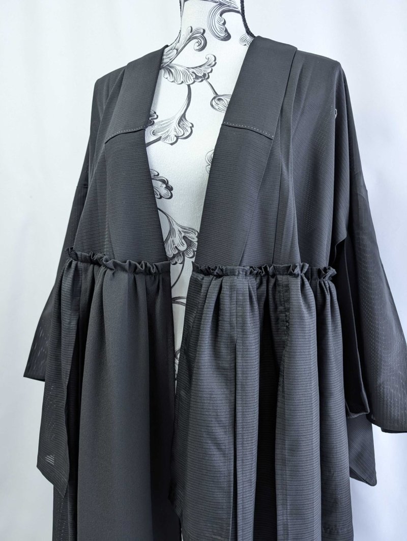 画像8: 【中陰蔦紋】黒紋付クラゲガウン (8)