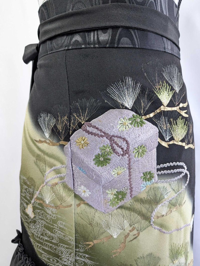 画像9: 【松に文箱文様】黒留袖マーメイドラップスカート (9)