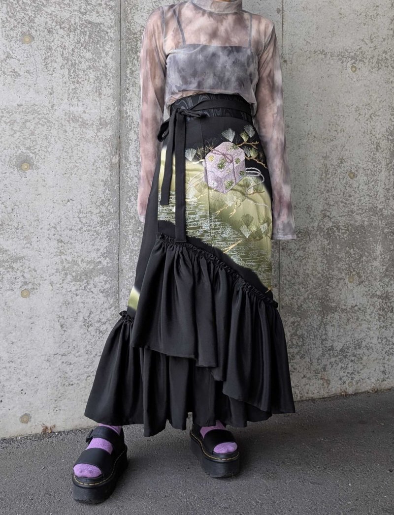 画像2: 【松に文箱文様】黒留袖マーメイドラップスカート (2)