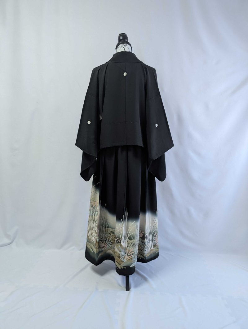 画像12: 【片喰紋×流水に竹や葦】落款付き黒留袖オーバースカートセットアップ (12)
