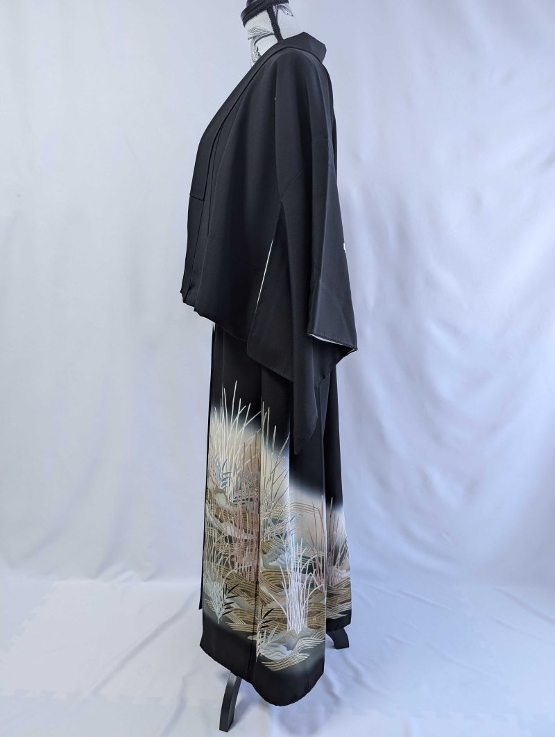 画像11: 【片喰紋×流水に竹や葦】落款付き黒留袖オーバースカートセットアップ (11)