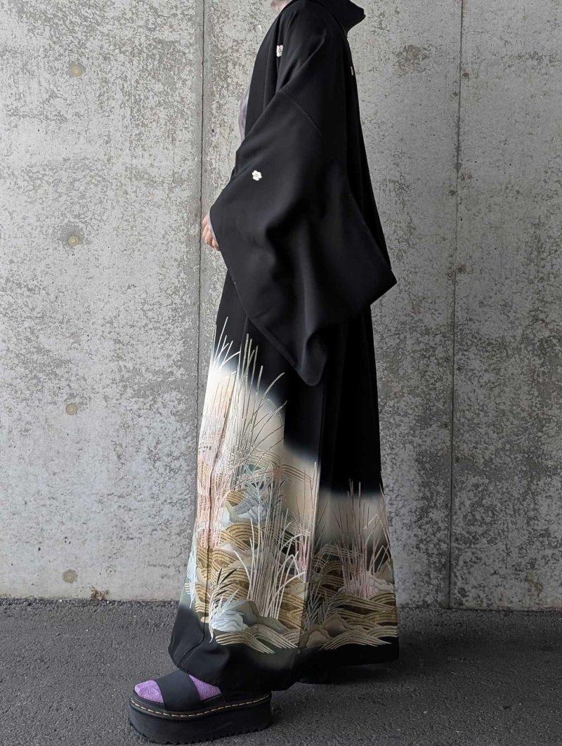 画像4: 【片喰紋×流水に竹や葦】落款付き黒留袖オーバースカートセットアップ (4)