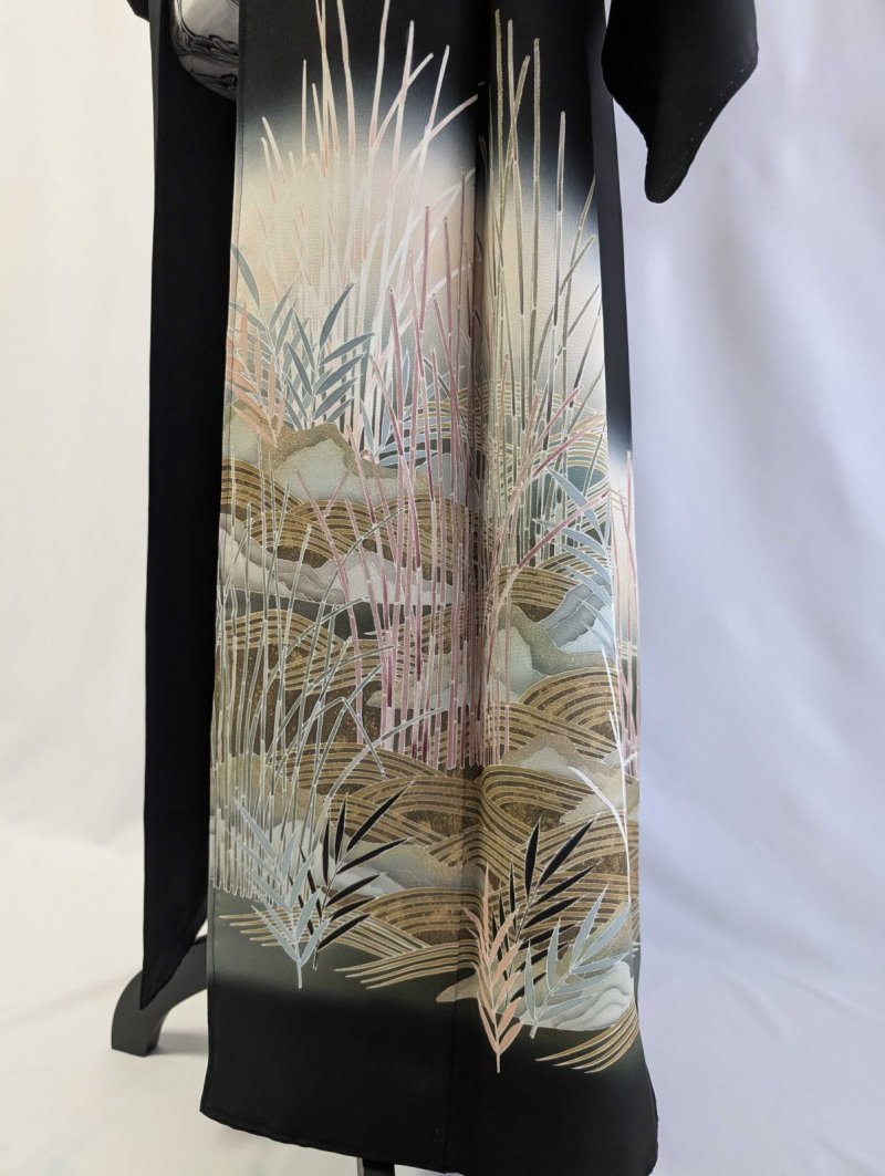 画像16: 【片喰紋×流水に竹や葦】落款付き黒留袖オーバースカートセットアップ (16)