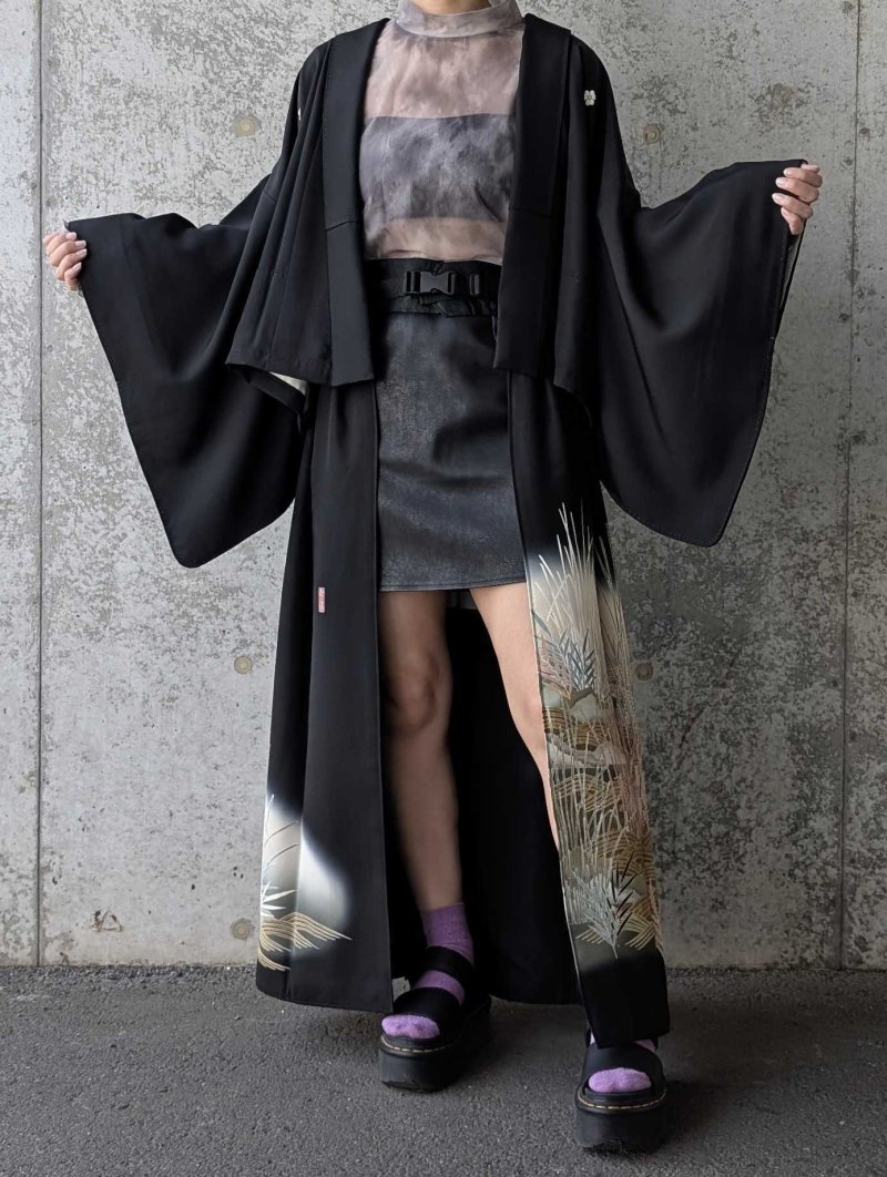 画像3: 【片喰紋×流水に竹や葦】落款付き黒留袖オーバースカートセットアップ (3)