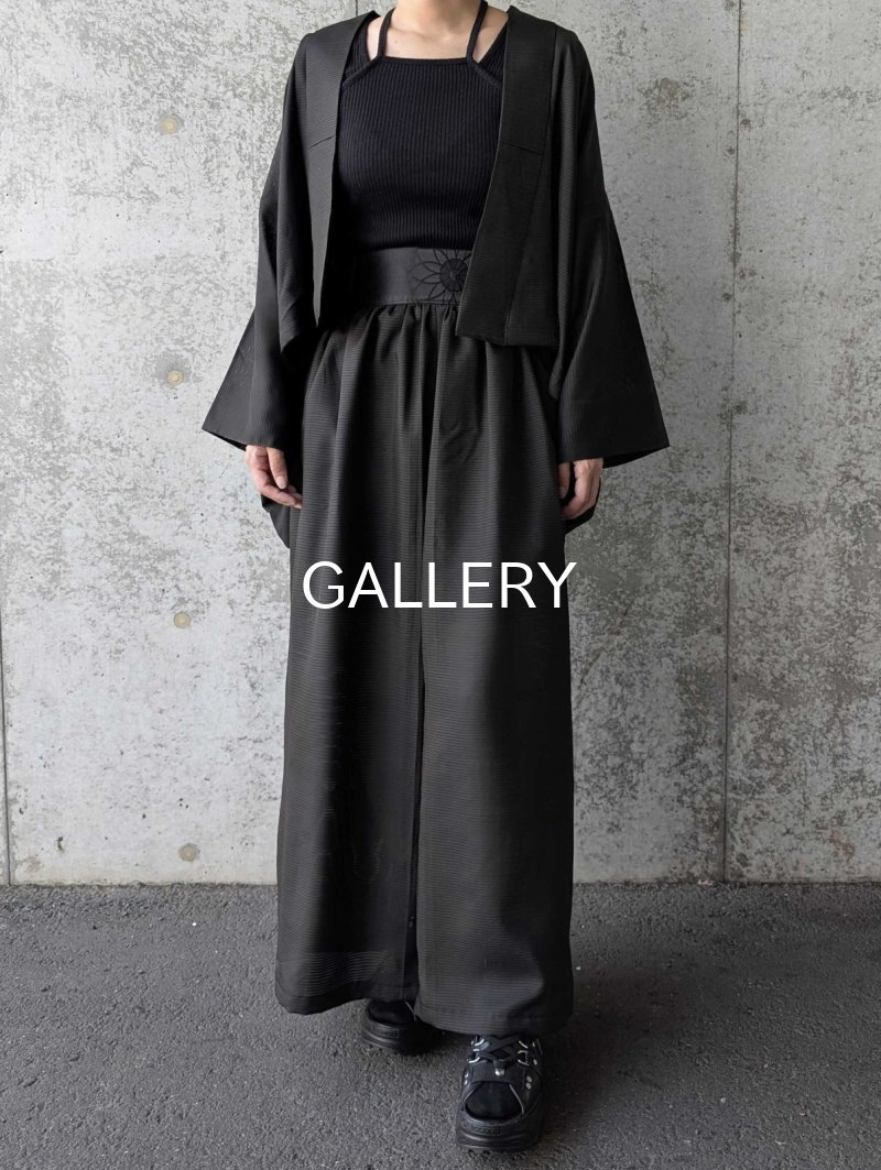 画像2: 【丸に立ち沢瀉紋】黒紋付ワイドパンツセットアップ (2)